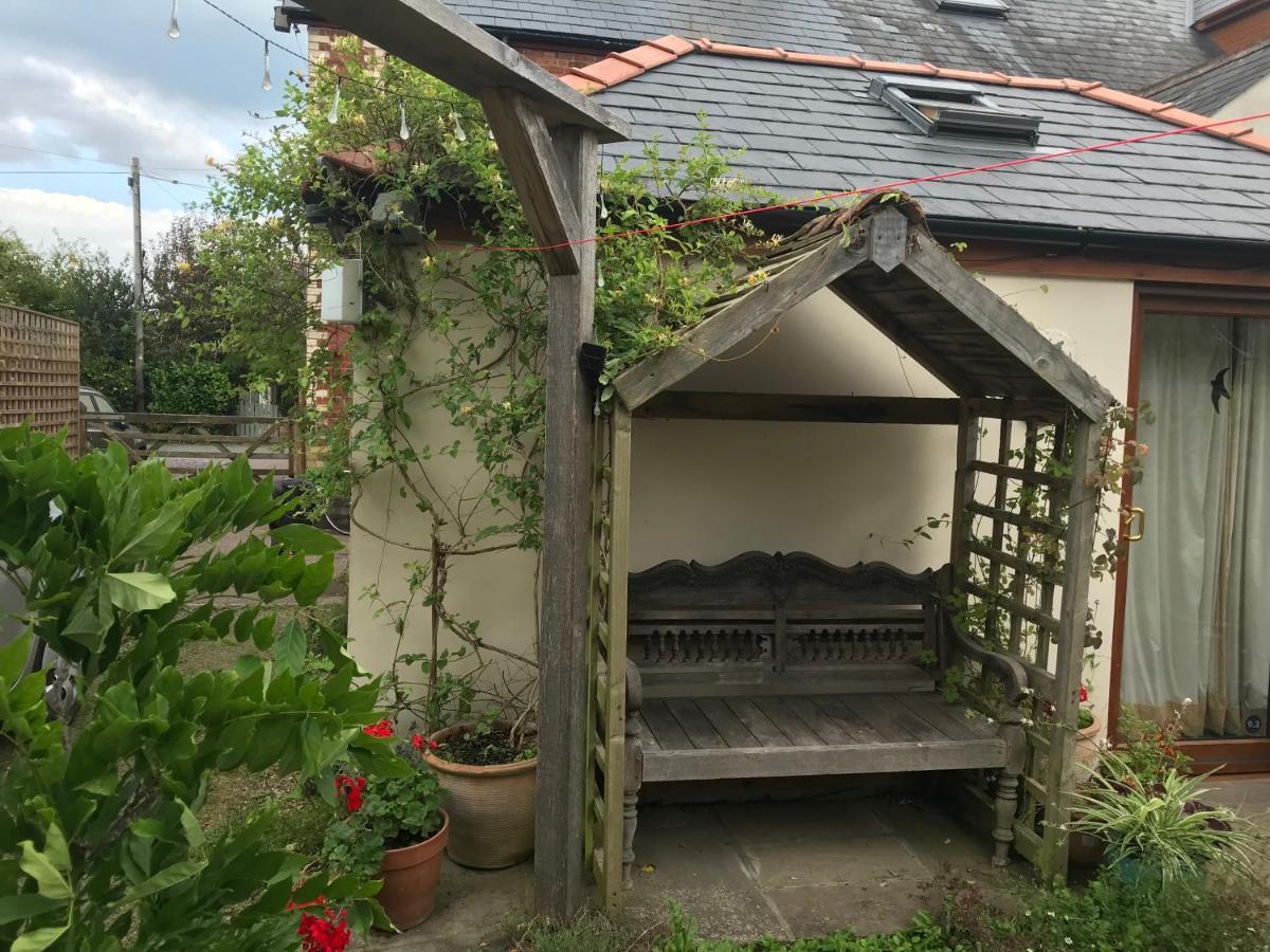 Primrose Villa Self Catering Bnb Monmouth Exterior foto